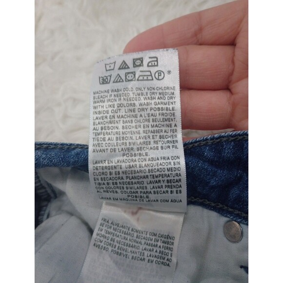 Levi's Womens Jeans Size 6 Capri Demi Curve Mid Rise - Picture 8 of 10